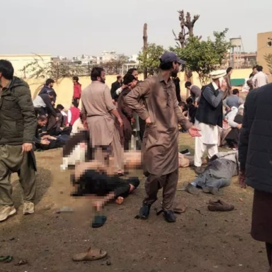 Pakistan İslamabad'da can pazarı! Camide cuma namazında katliam gibi saldırı! Korkunç görüntüler geliyor... Cansız bedenler etrafa saçıldı