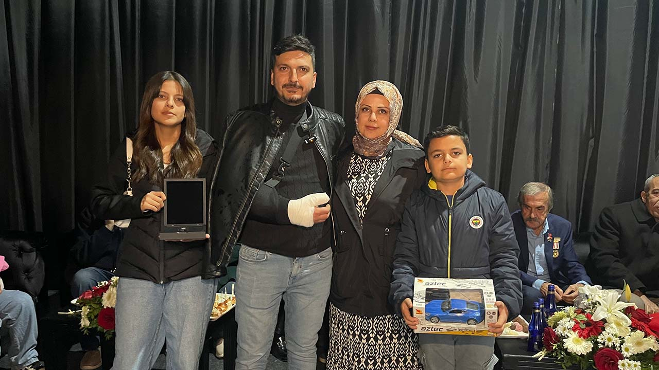 Osmaniyeli depremzedelerin yuvalarına kavuşma mutluluğu: “Allah Cumhurbaşkanımızı başımızdan eksik etmesin”
