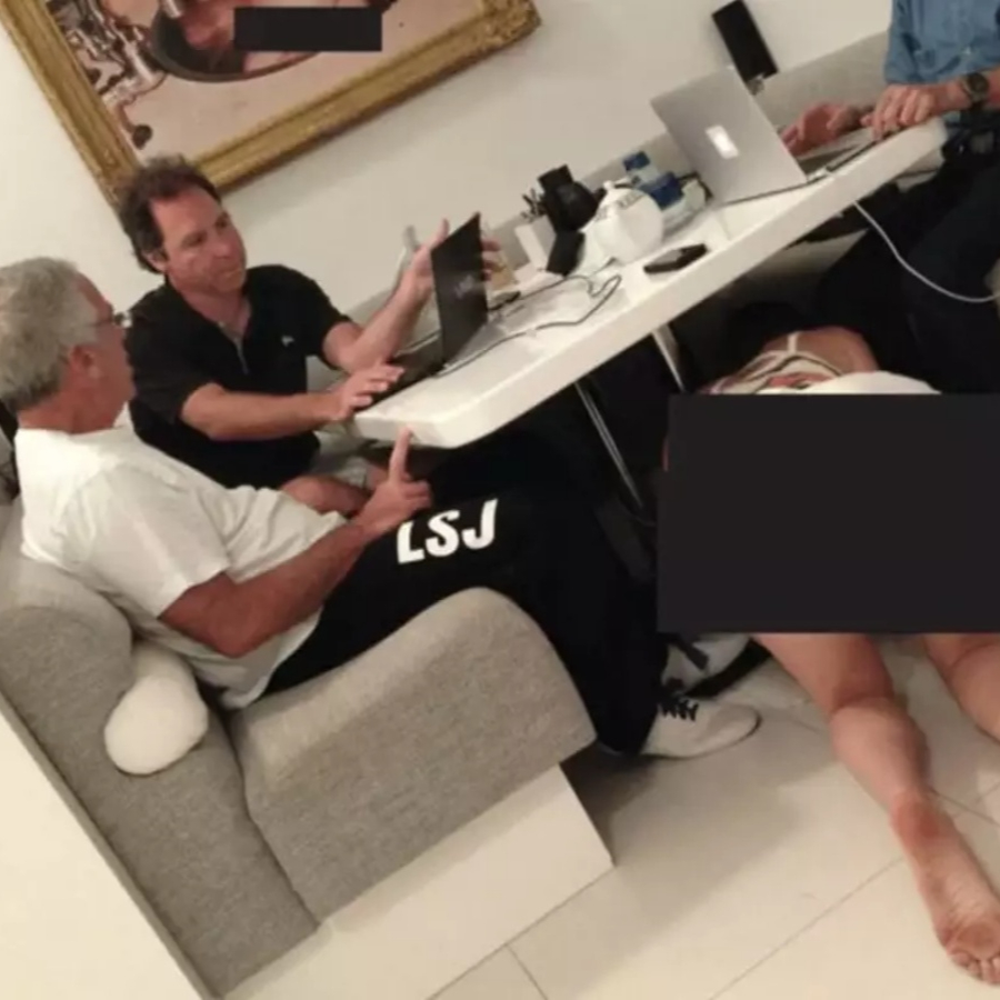 Epstein dosyasında yeni skandal! Dünyayı ayağa kaldıran kare: Masanın altındaki kadına ve duvardaki resme dikkat!