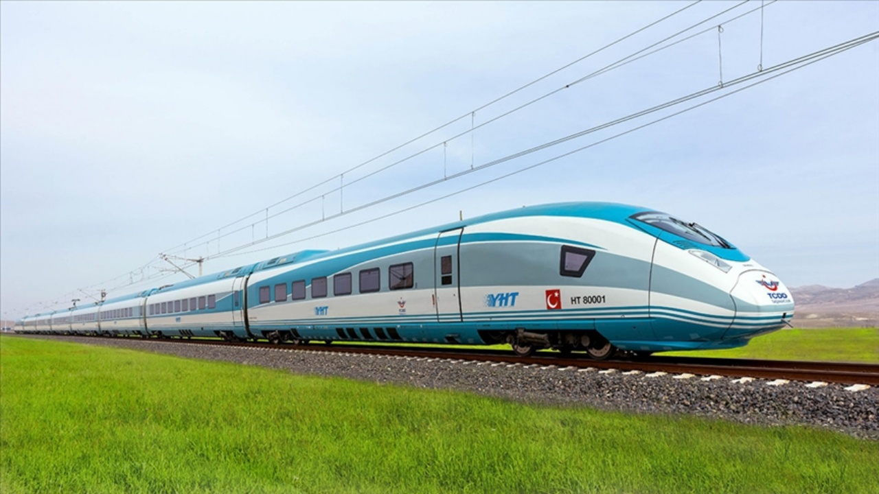 Türkiye'nin dört bir yanı demir ağlarla örülüyor! Kahramanmaraş'a hızlı tren müjdesi: Nurdağı bağlantısı ile dünyaya açılıyor