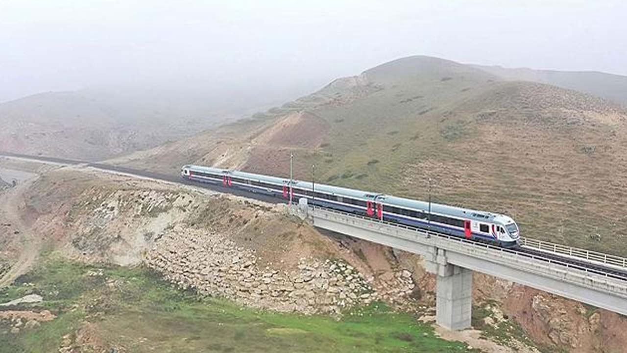 Turan Demiryolu Hattı'nda çalışmalar devam ediyor
