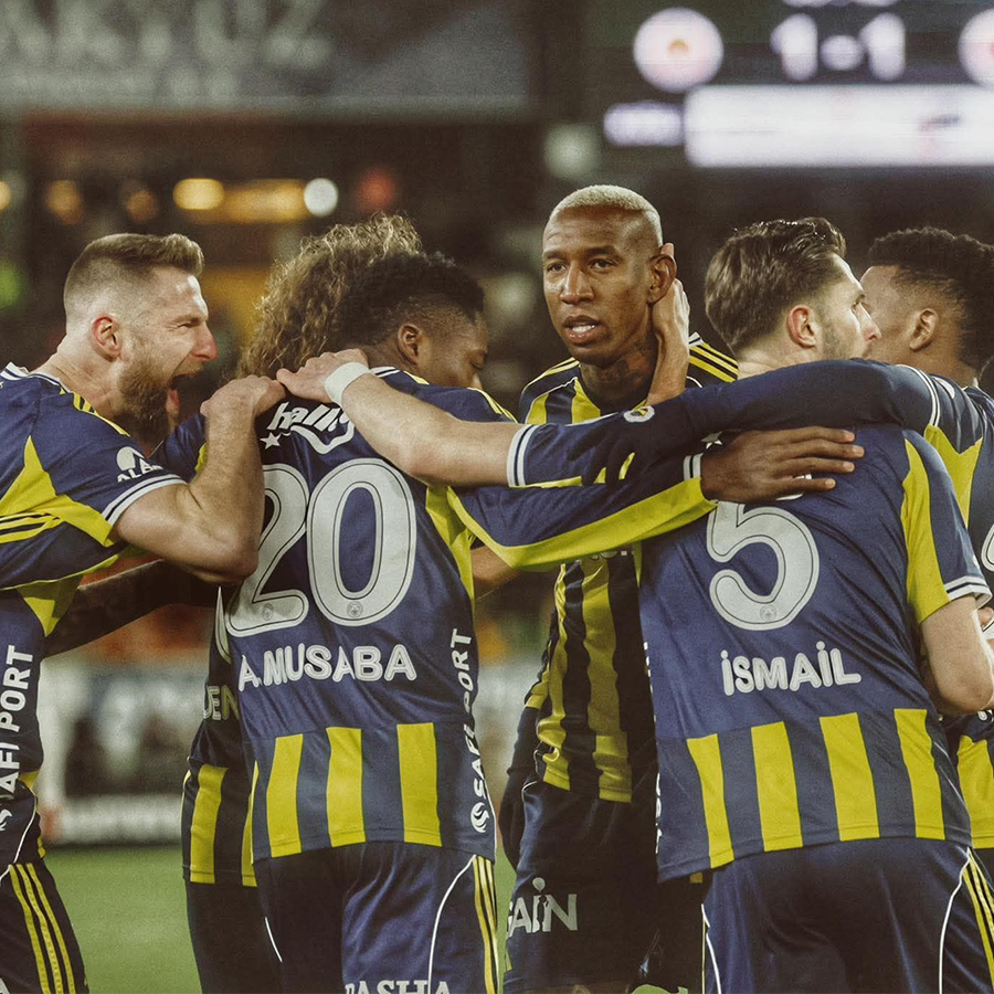 Fenerbahçe'nin Nottingham Forets maçı ilk 11'i belli oldu! Domenico Tedesco'nun kafasında tek bir soru işareti var