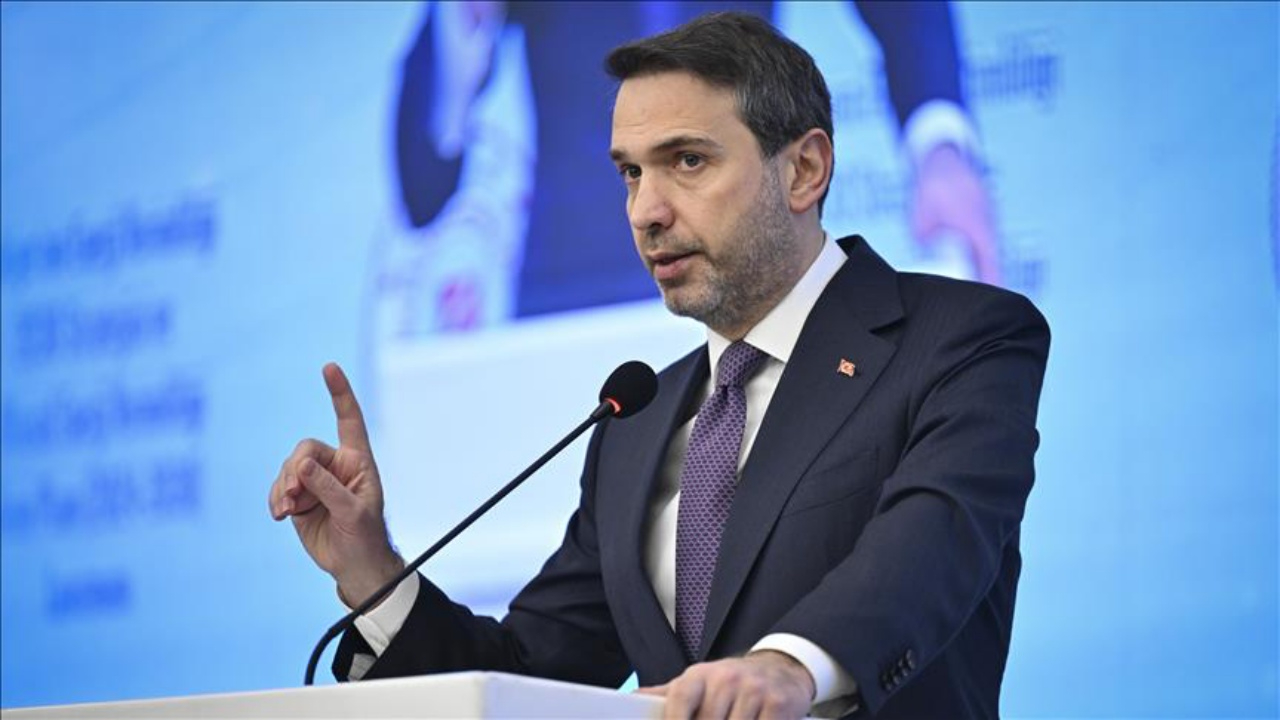 Bakan Bayraktar: Toprak altında 10 bin ton altınımız var