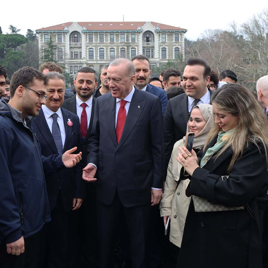 Boğaziçi Üniversitesi'nde Cumhurbaşkanı Erdoğan'la gençler arasında samimi diyaloglar