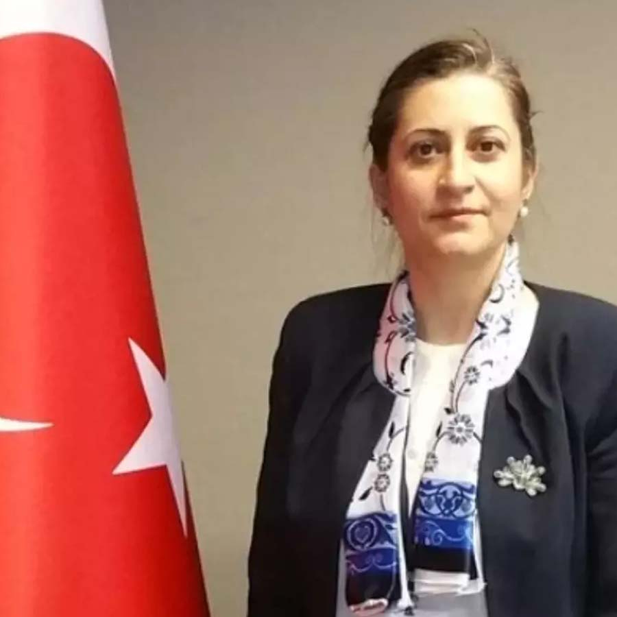 Cumhurbaşkanlığı atamaları Resmi Gazete’de: Yeni Senegal Büyükelçisi Dilşad Kırbaşlı Karaoğlu