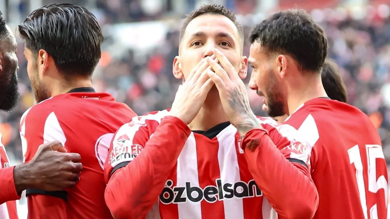 Sivasspor'da Rey Manaj'dan duble