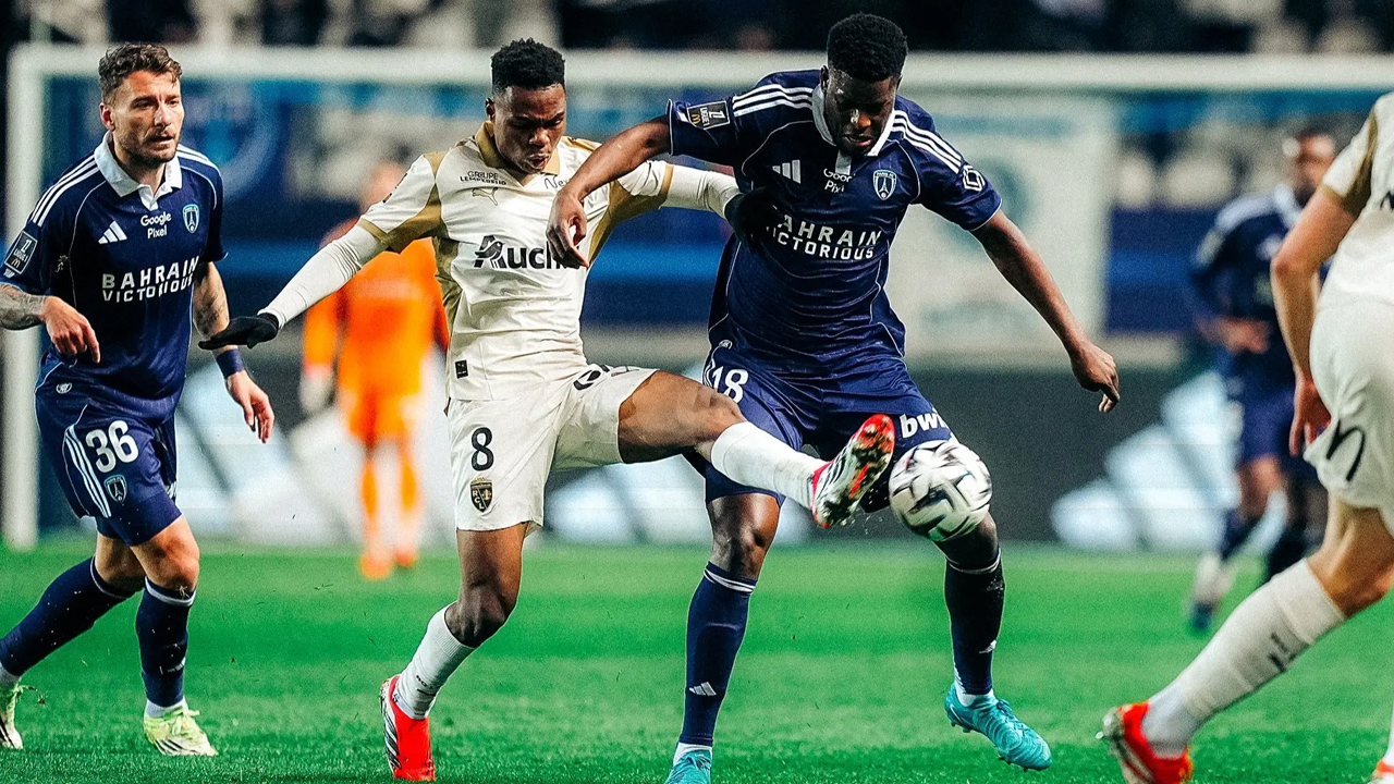 Fransa'da Lens liderliği Paris Saint-Germain'den aldı