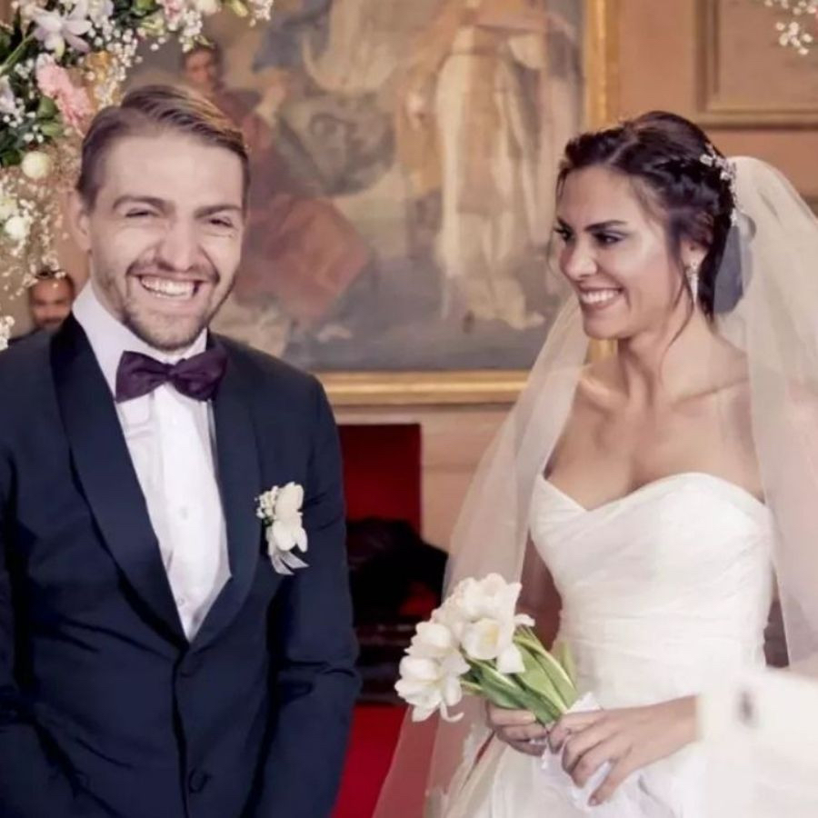 Caner Erkin, Şükran Ovalı ile nasıl tanıştığını anlattı: Hiç yüz vermedi