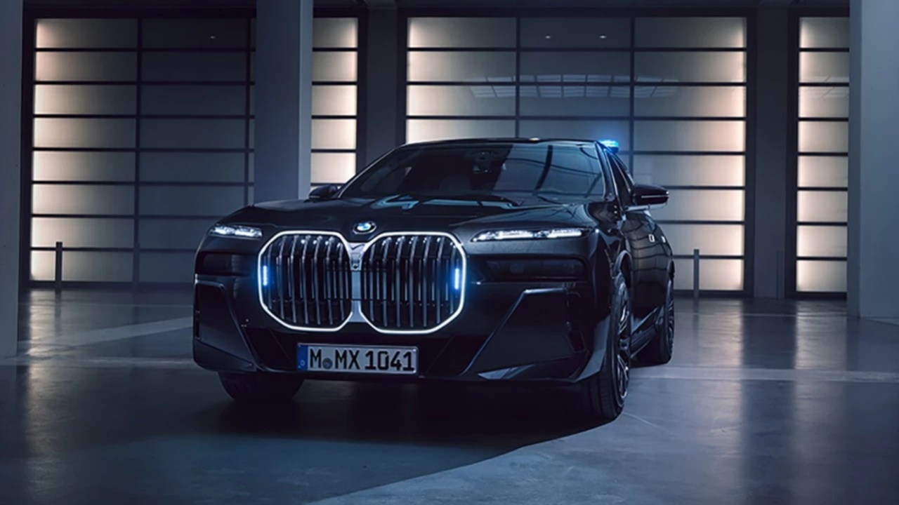 BMW'den dünya çapında dev geri çağırma! Binlerce araç tehdit altında