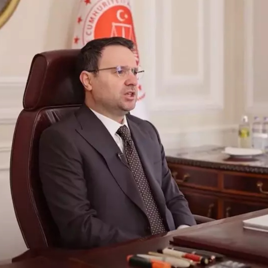 Adalet Bakanı Akın Gürlek'ten 4 meslek grubuna video mesaj! Liyakat, şeffaflık ve özlük hakları için düğmeye basıldı...