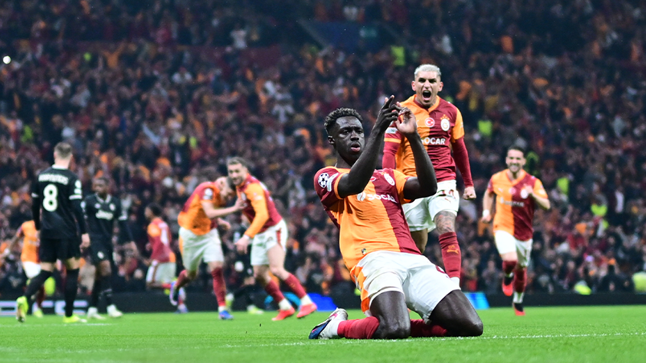 Galatasaray sahasında Juventus'a 5 attı