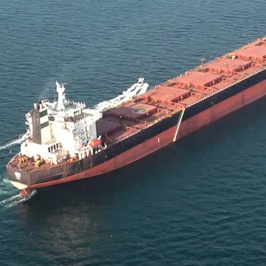 Dünya bunu konuşuyor! İran Hürmüz'ü kapattı, petrol tankerleri saatlerce bekledi