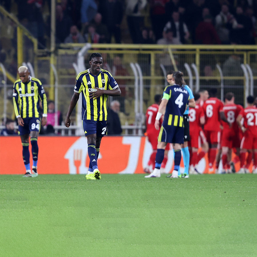Fenerbahçe sahasında Nottingham Forest'a farklı yenildi