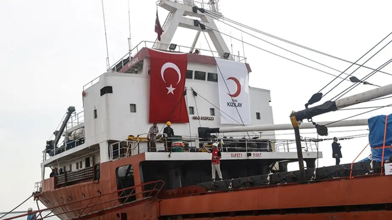 Türkiye Gazzeli mazlumları yalnız bırakmıyor! 21. İyilik Gemisi Mersin'den yola çıktı