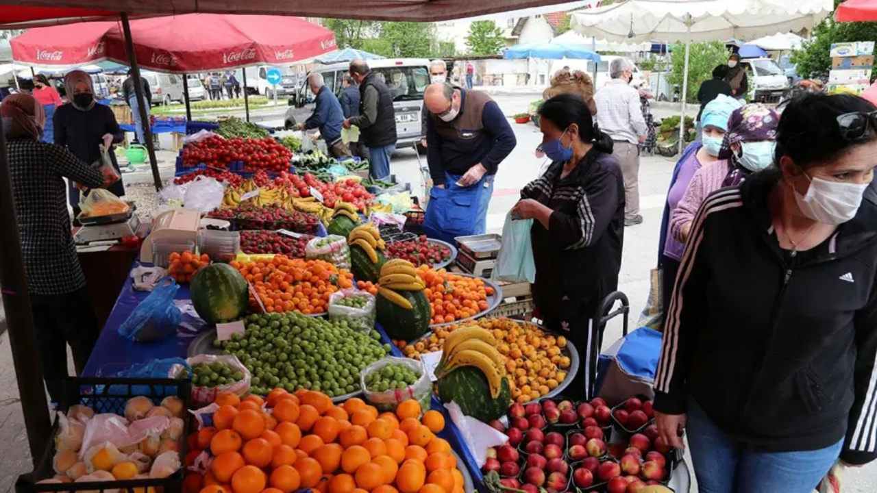 İstanbulluların favorisi belli oldu! Pazar tezgahlarında en çok mandalina ve domates satıldı