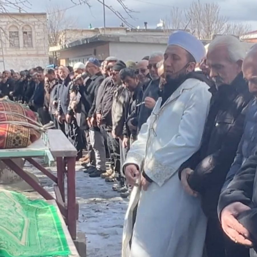 Nevşehir'de kardeşi, yeğeni ve yengesini kaybeden imam, namaz kıldırırken baygınlık geçirdi
