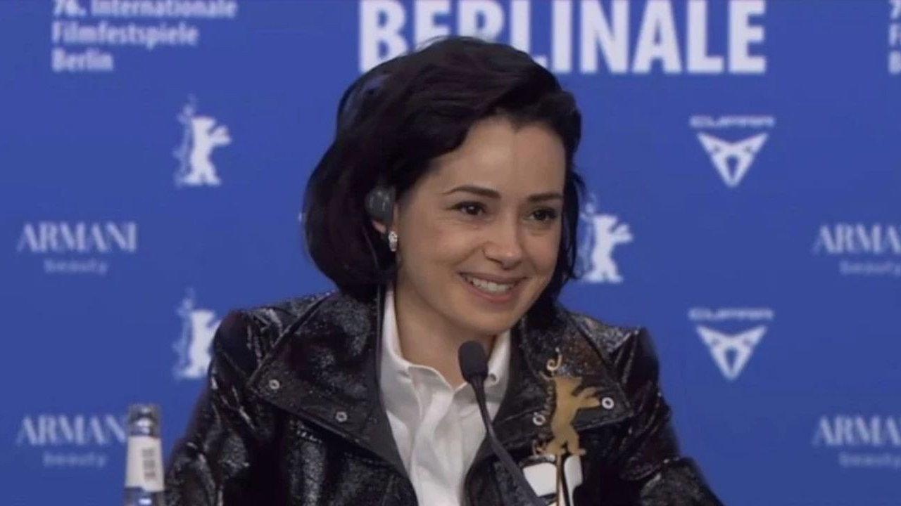 Özgü Namal'dan Berlin Film Festivalindeki tuzak soruya net 'Türkiye' yanıtı: Gerekeni yaptım