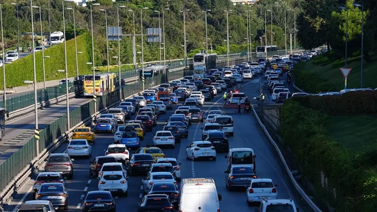 Yeni araç alacaklar dikkat! Takmak zorunlu oldu: Cezası 75 bin TL