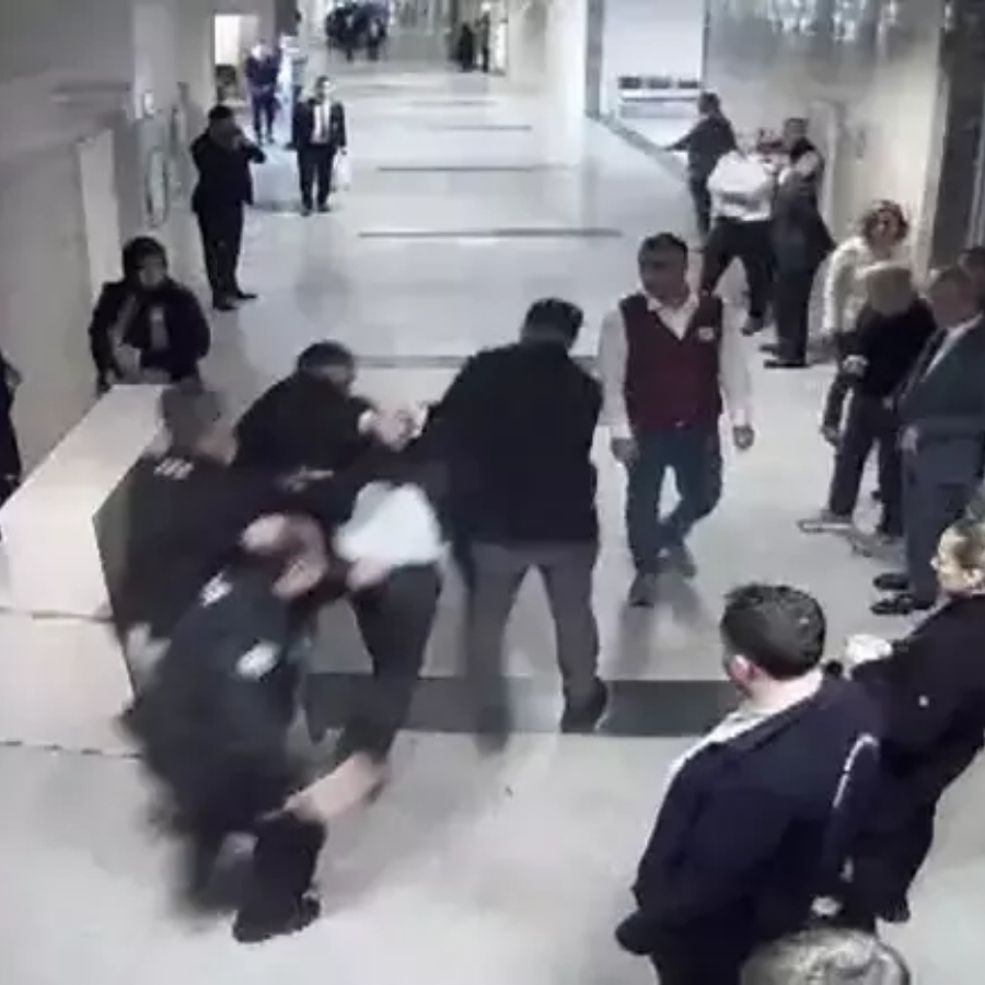 İstanbul'da savcının hakimi vurduğu olayın yeni görüntüleri ortaya çıktı! Savcıyı işte böyle götürdüler...