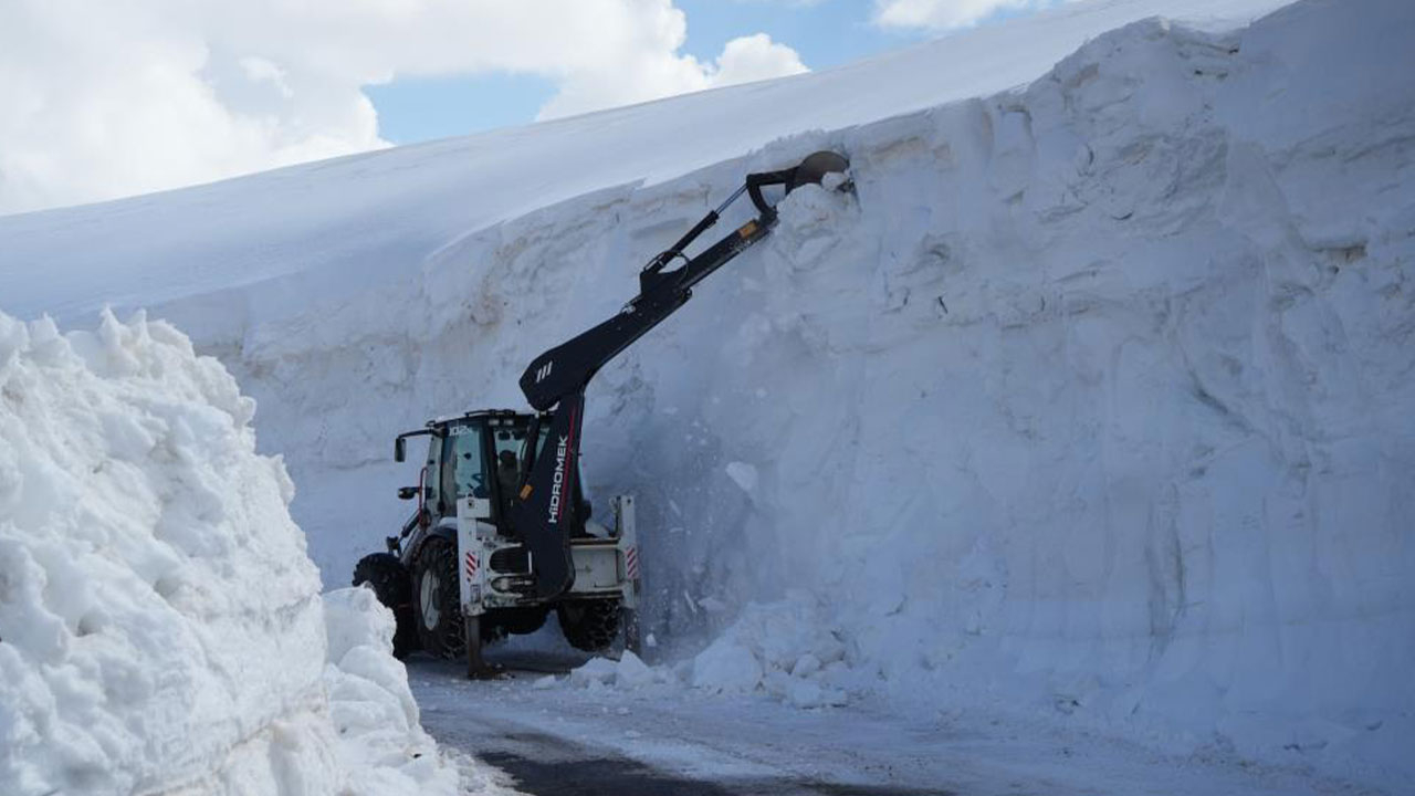 O ilimizde kar kalınlığı 6 metreyi aştı! 45 bin kilometrelik yol temizlendi