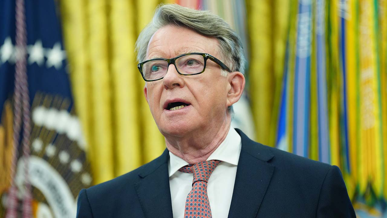 Devlet sırlarını Epstein paylaşmakla suçlanıyordu: İngiliz siyasetçi Mandelson gözaltına alındı