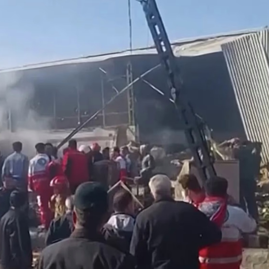 İran'da kaos başladı mı? İsfahan'da dehşet: Askeri helikopter pazar yerine düştü! Ölü ve yaralılar var...