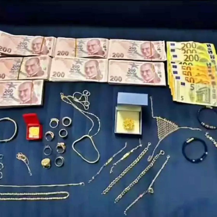 Uyuşturucunun "kripto" baronları yakalandı: 10 tonluk sevkiyat deşifre oldu! 42 şirkete el konuldu...