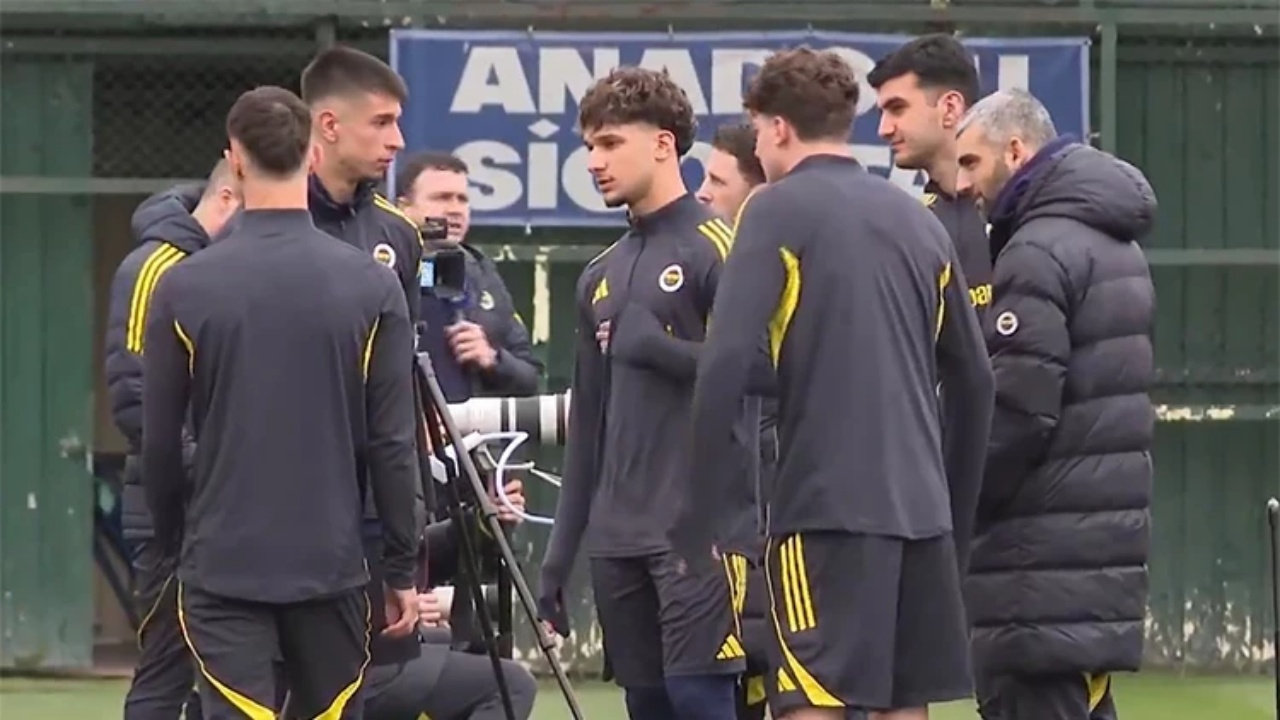Florya'dan Kadıköy'e şok transfer! Galatasaray efsanesi Hakan Balta'nın oğlu Çağrı, Fenerbahçe antremanında!