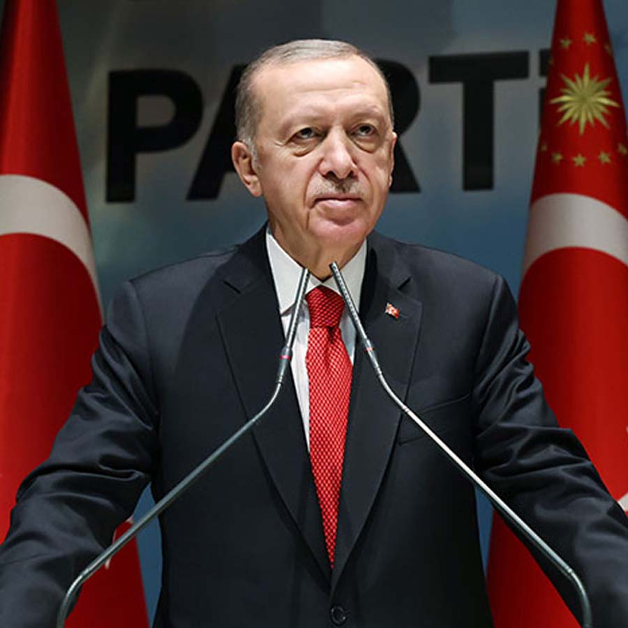 AK Parti'den Cumhurbaşkanı Erdoğan'a doğum günü sürprizi: "Nice yıllara Reis"