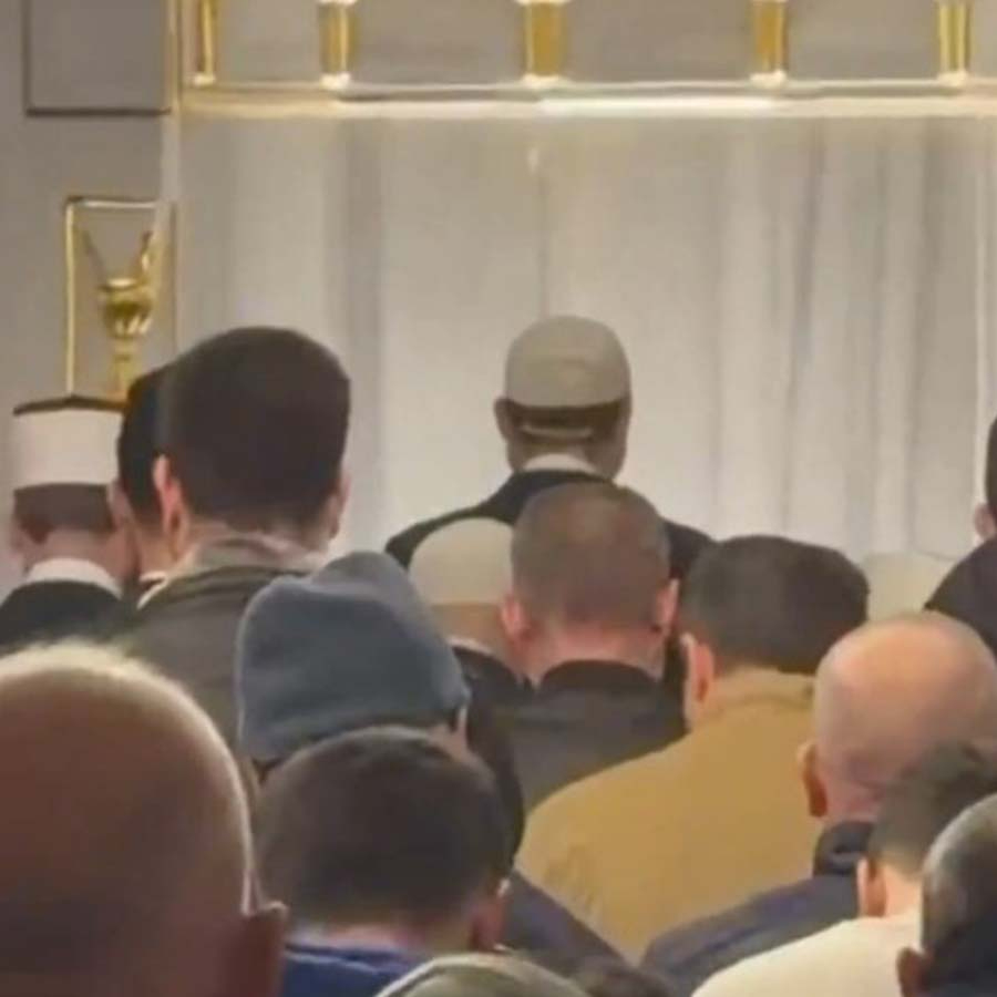 İlim Yayma Mütevelli Heyeti Başkanı Bilal Erdoğan'dan Kuzey Makedonya'da teravih namazı