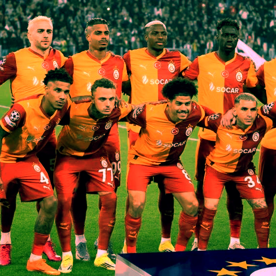 Galatasaray'ın tur atlaması sonrası İtalya'da skandal manşetler: "Galatasaray'ı elimizden hakem ve Victor Osimhen kurtardı"