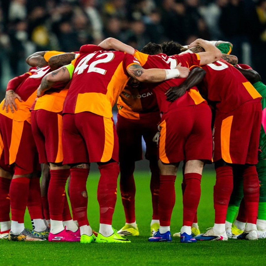 Hasan Şaş'tan oyunculara ağır tepki: "10 kişilik takıma nasıl bu hale düştük? Galatasaray'ın taraftarına bunu yaşatmaya ne hakkı var? Her oyuncu kötü olur mu?"