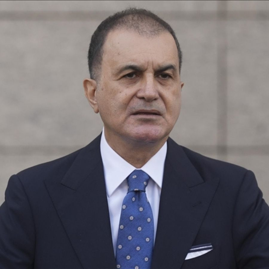 Kabe'de Hacılar polemiği: Ömer Çelik'ten Özgür Özel'e cevap! Siyasi navigasyon problemi vahim noktada