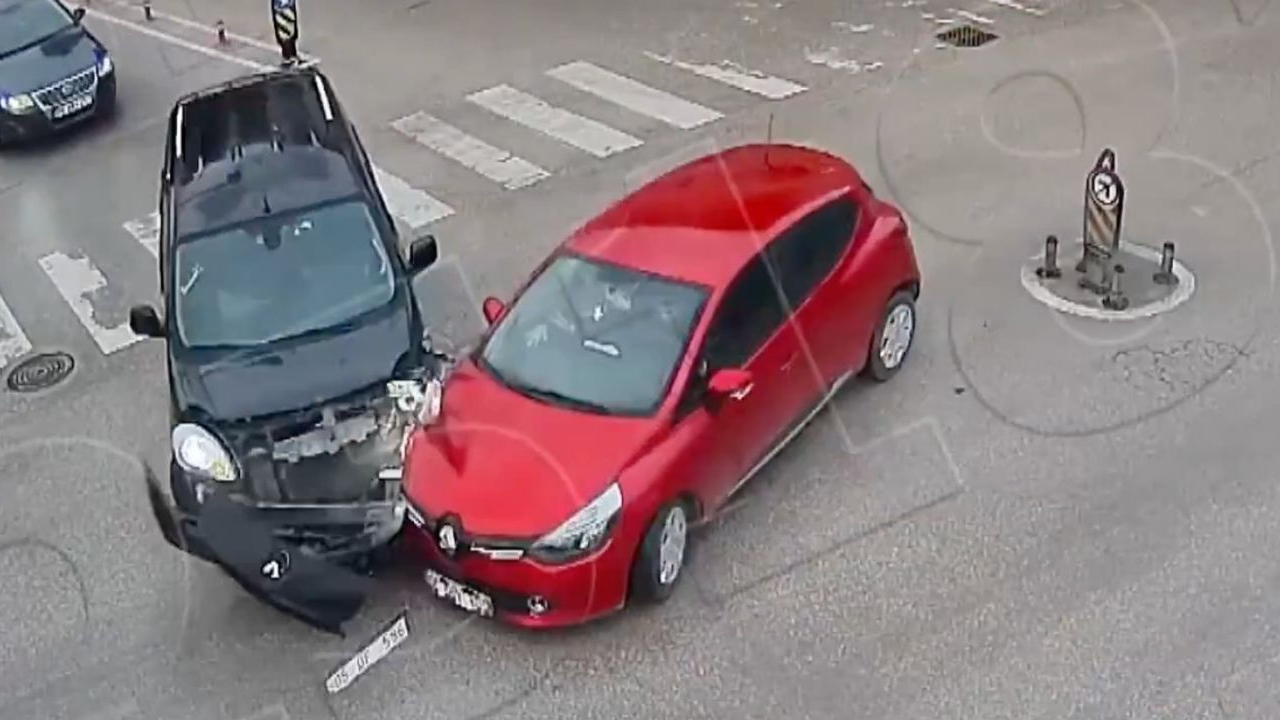 Amasya'da korkunç kaza! Önce araca vurdu sonra Yeşilırmak'a düştü: O anlar kamerada