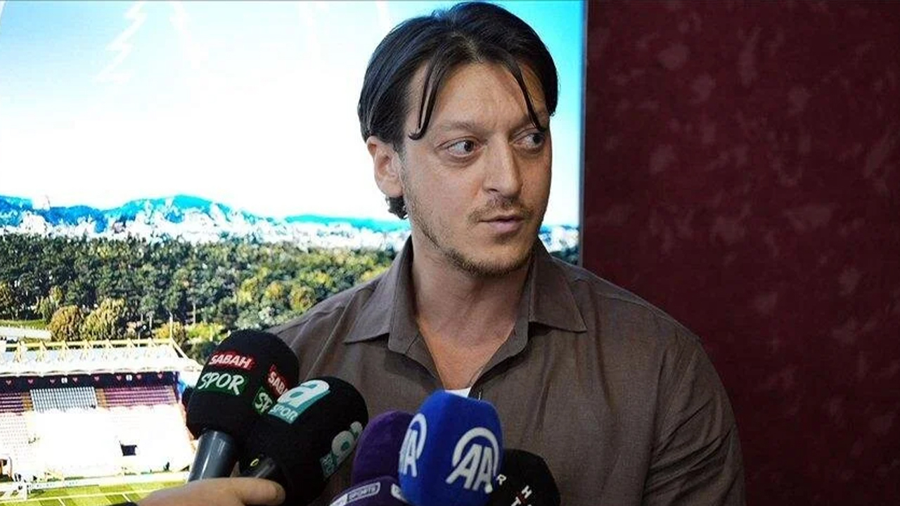 Mesut Özil: Fenerbahçe'de oynamak istemezdim