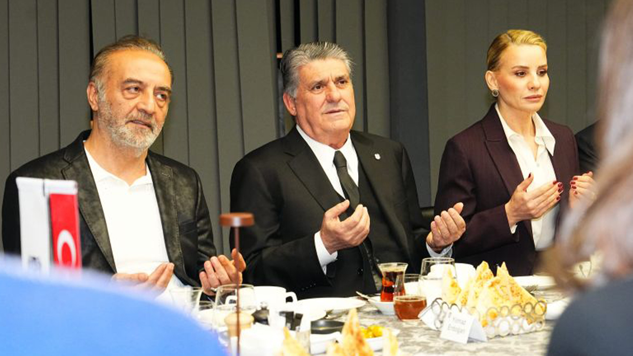 Beşiktaşlı sanatçılar ve gazeteciler iftarda buluştu