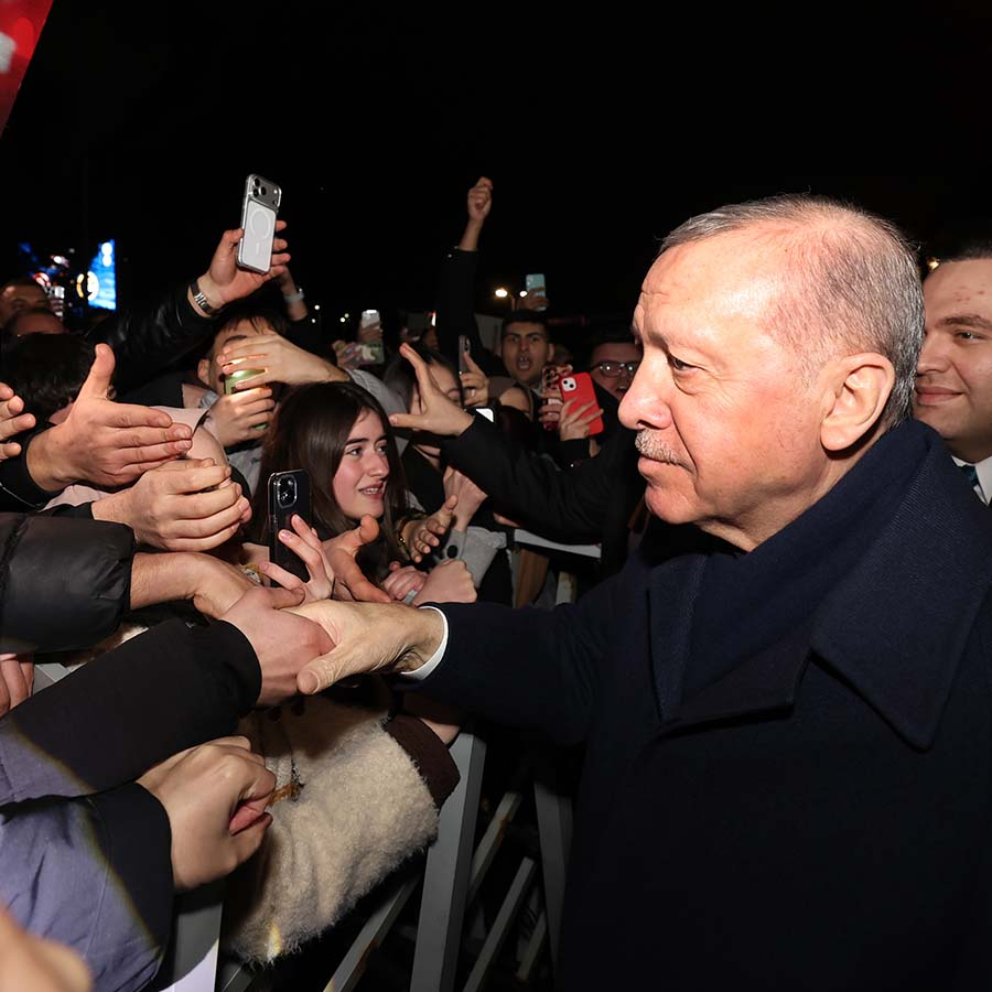 AK Parti Gençlik Kolları'ndan Cumhurbaşkanı Erdoğan'a doğum günü kutlaması