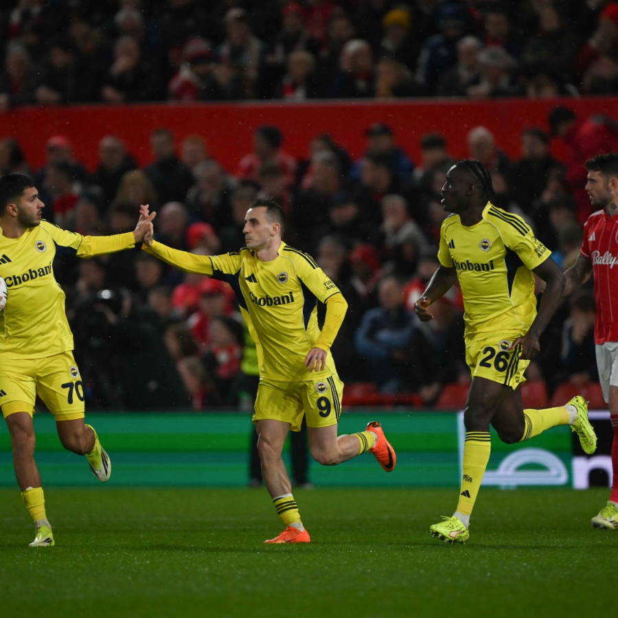 Fenerbahçe'nin Nottingham Forest galibiyeti İngiliz basınında manşet oldu! "Başı dik ayrılıyorlar"