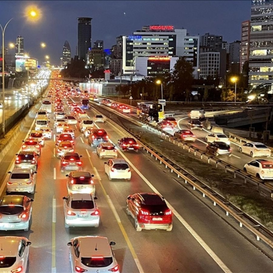 İstanbul'un trafik krizi! İftar öncesi yüzde 87'yi gördü...