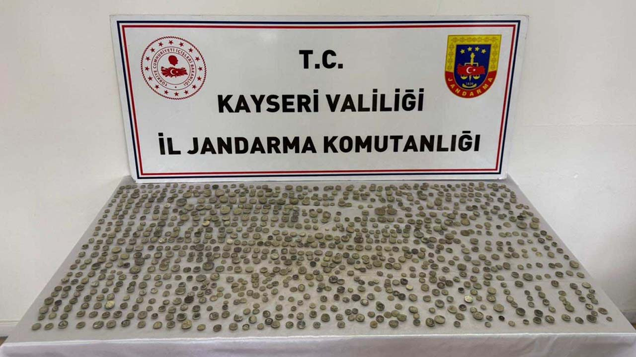 Kayseri'de tarihi eser operasyonu: Bin 291 Helenistik döneme ait sikke ele geçirildi