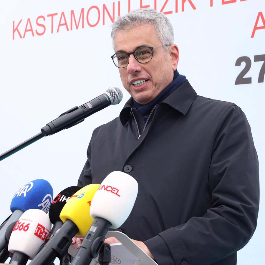 Sağlık Bakanı Kemal Memişoğlu: Bir buçuk milyon sağlık çalışanımız gece gündüz insanlarımıza hizmet etmek için çalışıyor