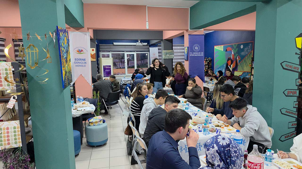 Edirne’de imece usulü iftar: Okul içinde Ramazan bereketi