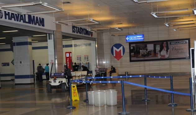 Atatürk Havalimanı metro istasyonunda bomba alarmı...