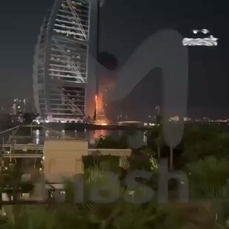 İran kamikaze dronları Burj el Arab'ı vurdu