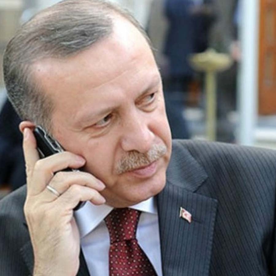 Erdoğan'dan telefon diplomasisi: Katar Emiri El Sani ve Birleşik Arap Emirlikleri Devlet Başkanı Al Nahyan ile görüştü