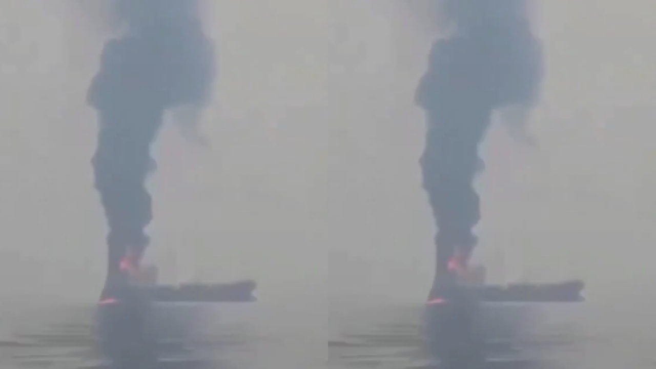 İran Hürmüz Boğazı'ndan geçmeye çalışan bir petrol tankerini vurdu