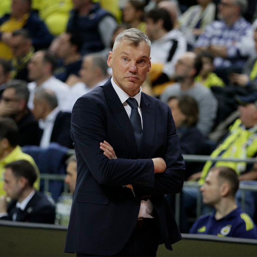 Fenerbahçe'nin koçu Dubai'de mahsur kaldı