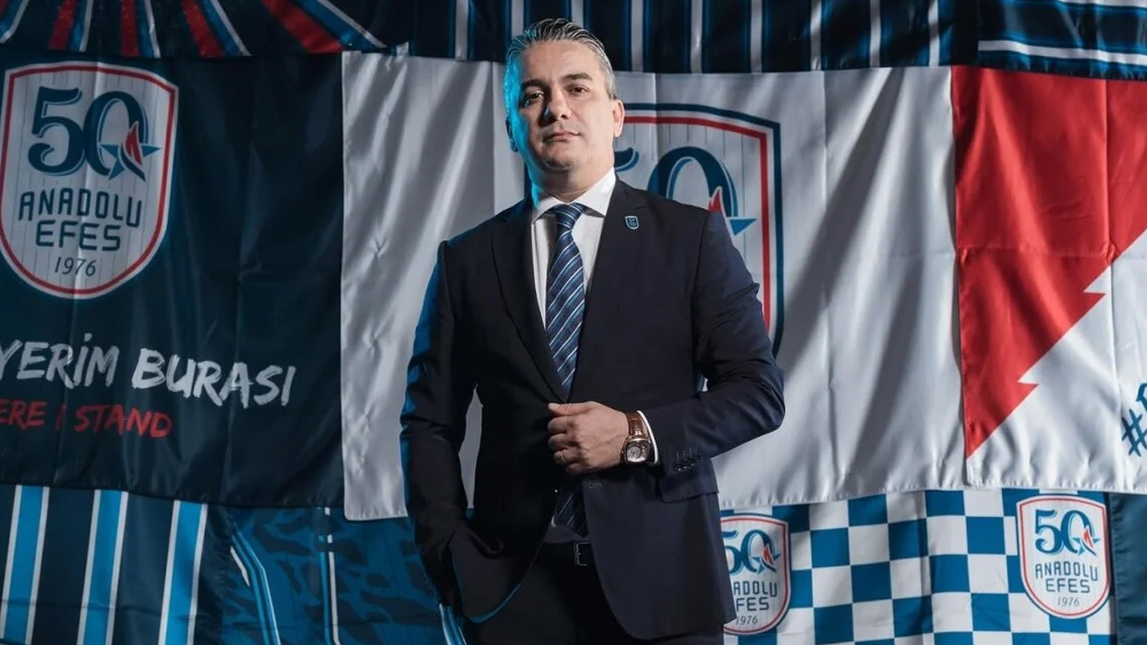 Anadolu Efes'te sportif direktör İsmail Şenol'un görevine son verildi