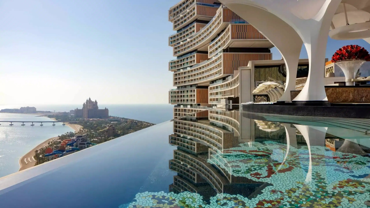 Dubai'de lüks oteller boş kaldı! Gecelik ücretleri 400 eurodan, 68 euroya indi