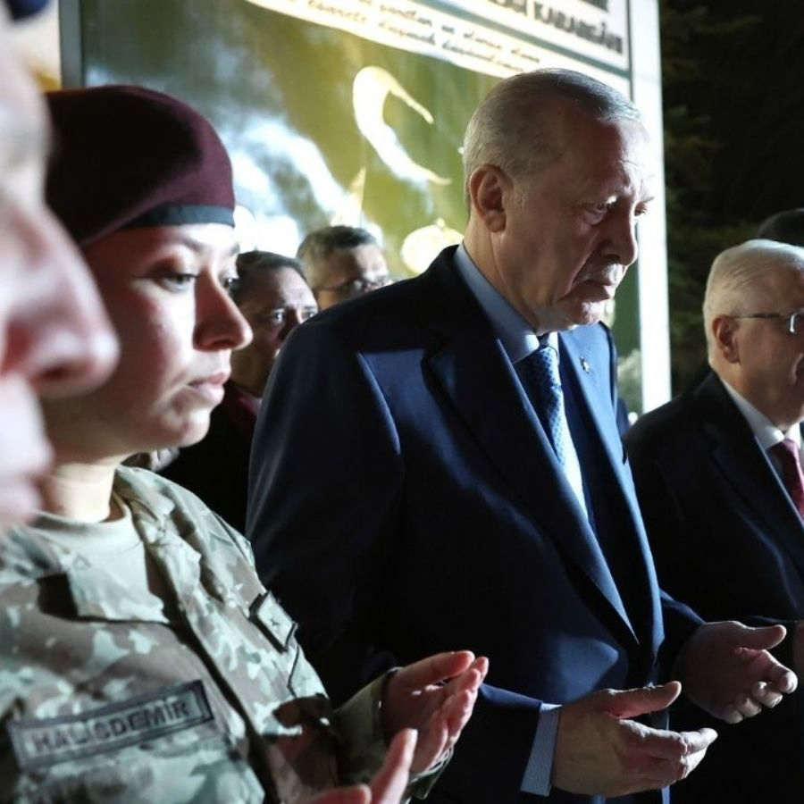 Ömer Halisdemir'in kızı Elif Nur Halisdemir, bordo bereli oldu